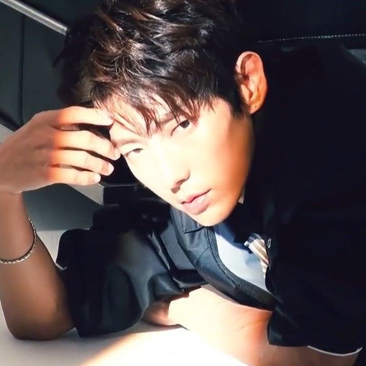 A moment captured by a fan of Lee Joongi