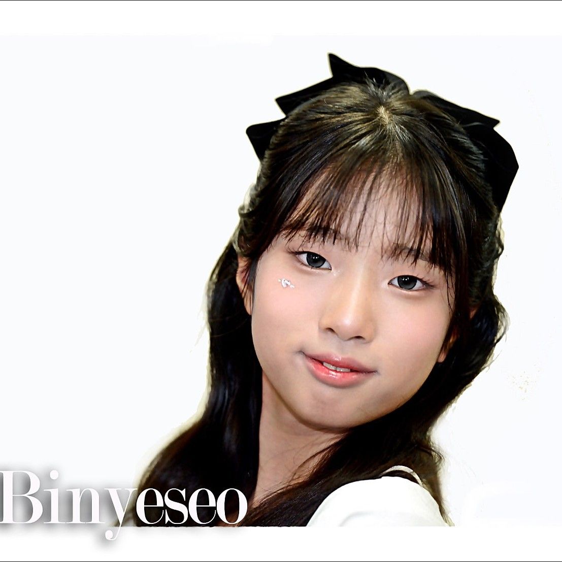 Behind-the-scenes cut of Bin Yeseo