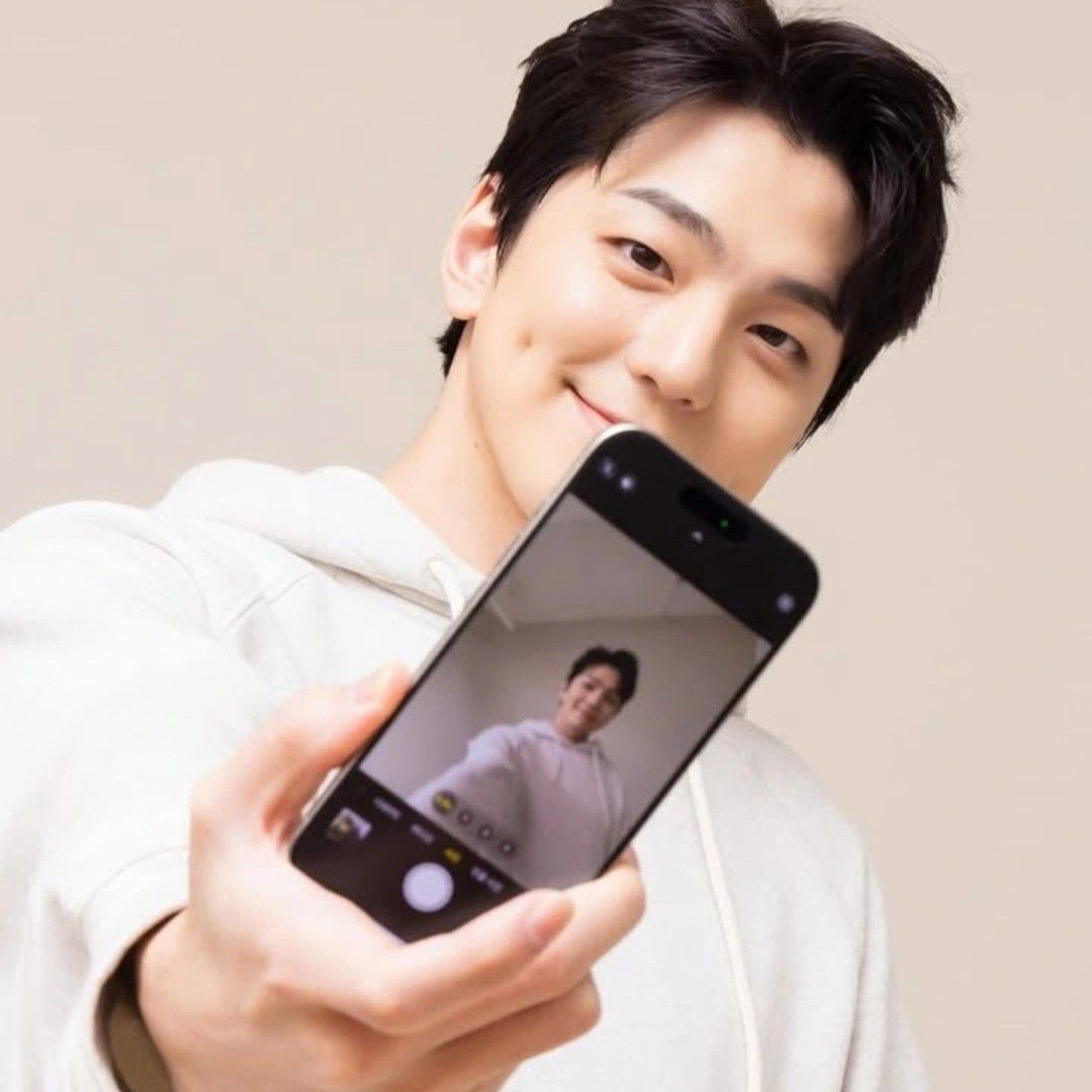 Behind-the-scenes cut of Kim Minkyu