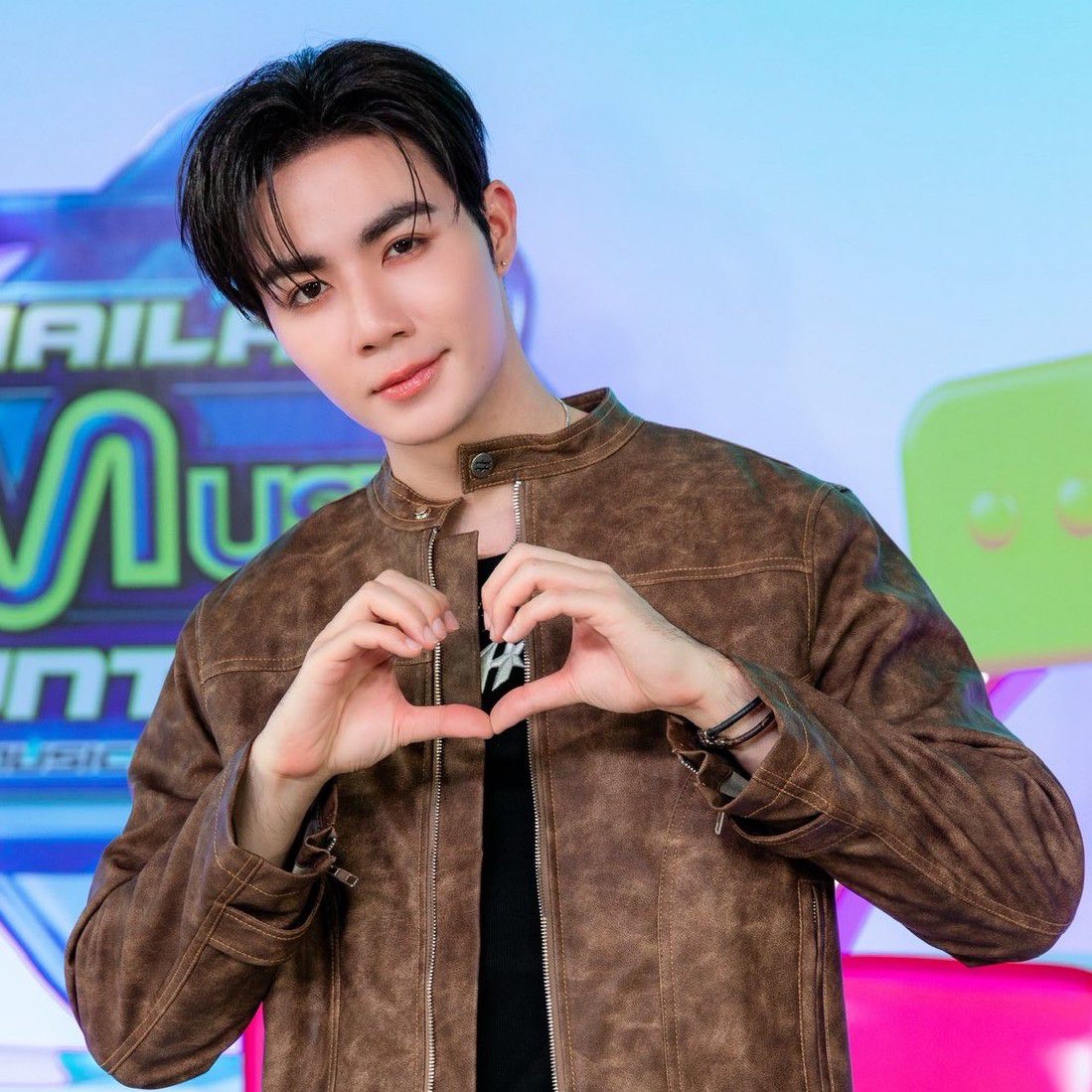 Behind-the-scenes cut of ZeePruk