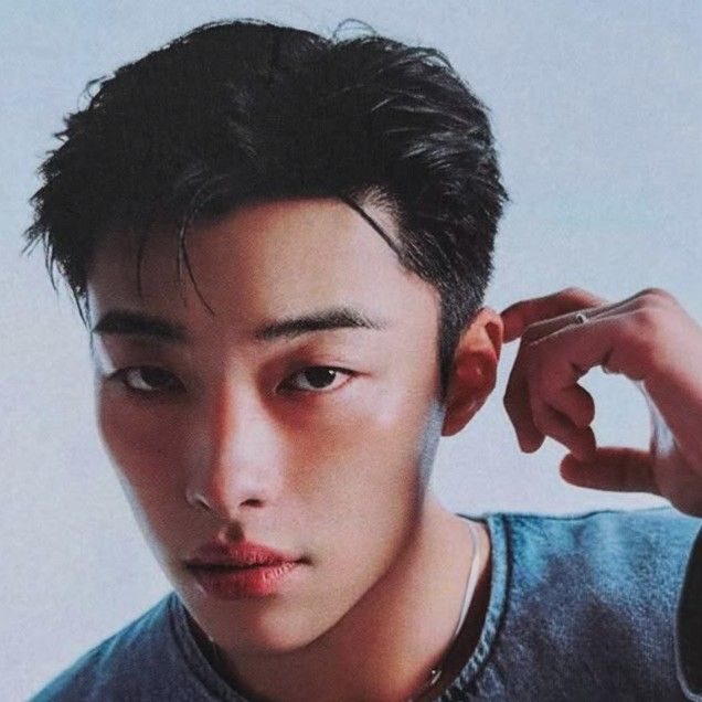 A moment captured by a fan of Woo Dohwan