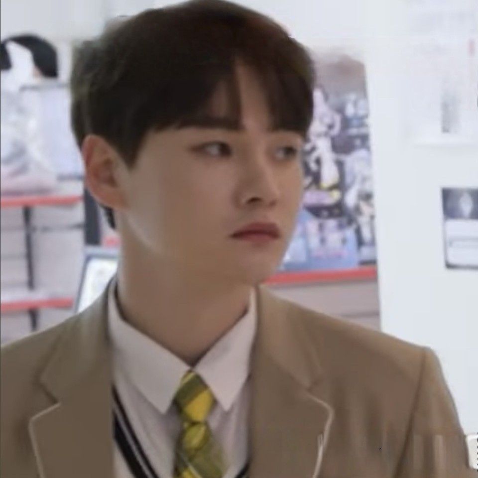 Behind-the-scenes cut of Park Seojin