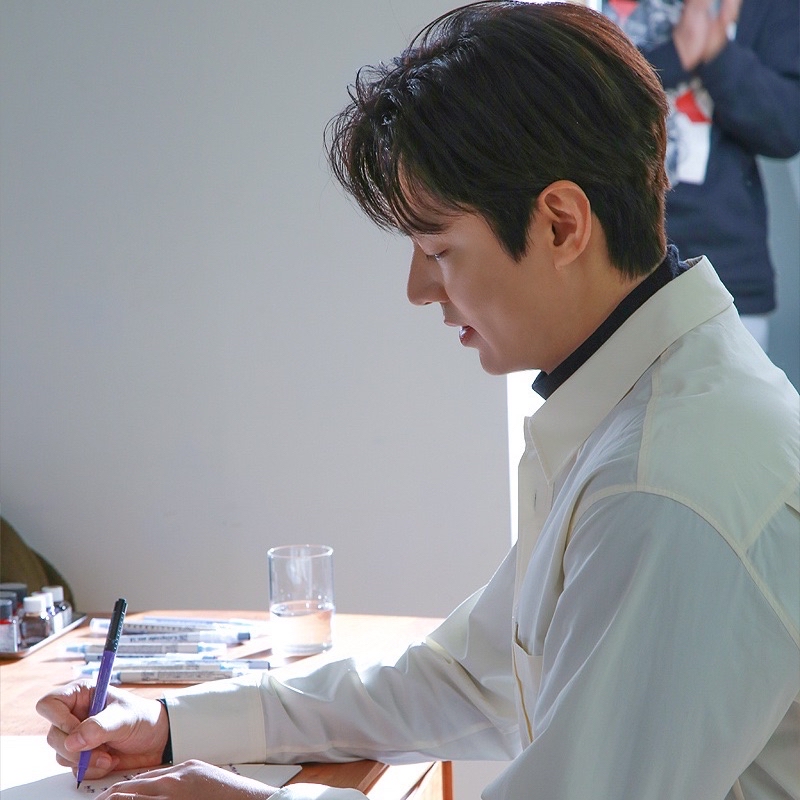 イ・ミンホの最近の活動ショット