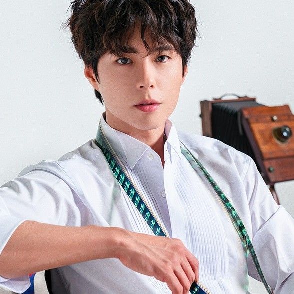 Behind-the-scenes cut of Park Bogum