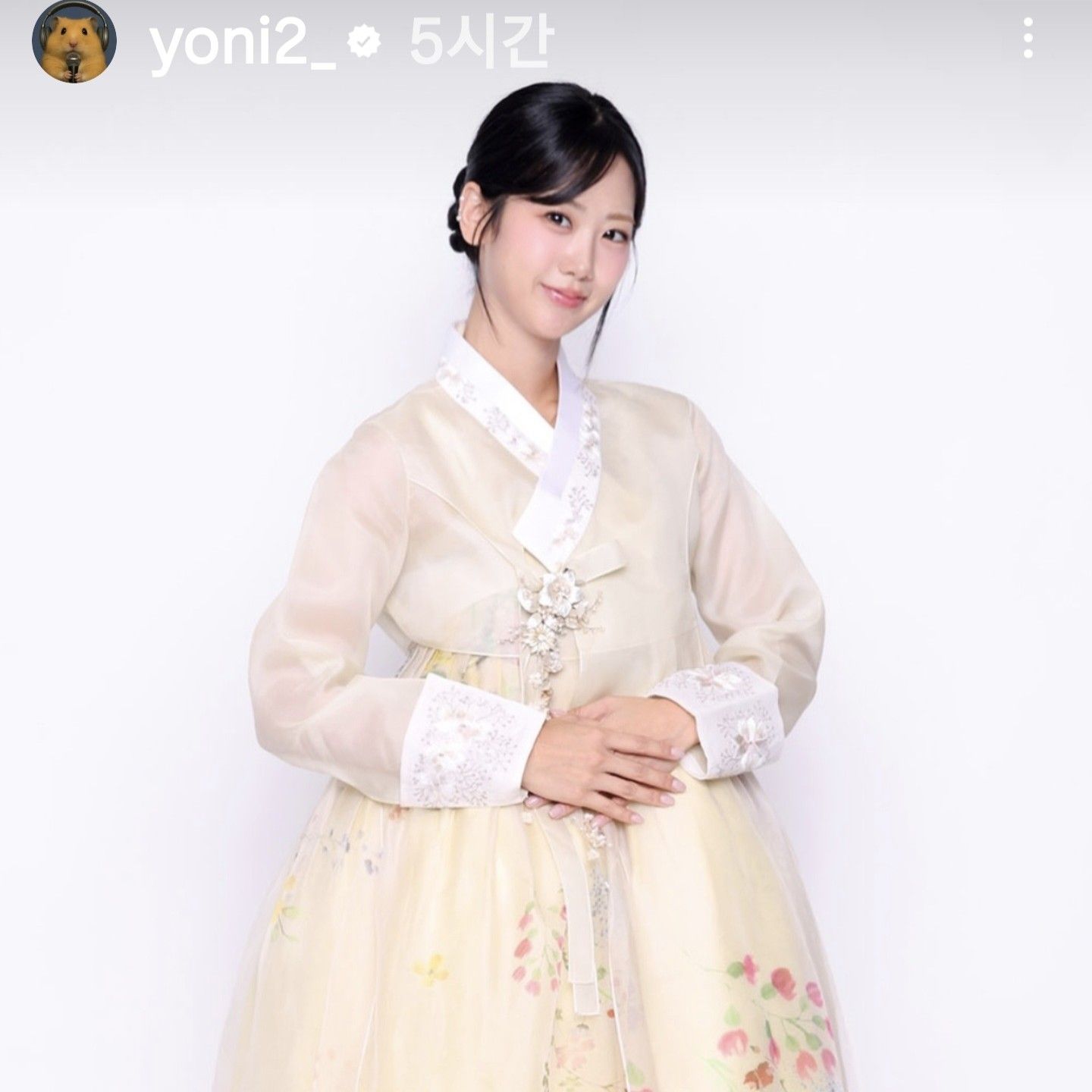 A moment captured by a fan of Kang Hyeyeon