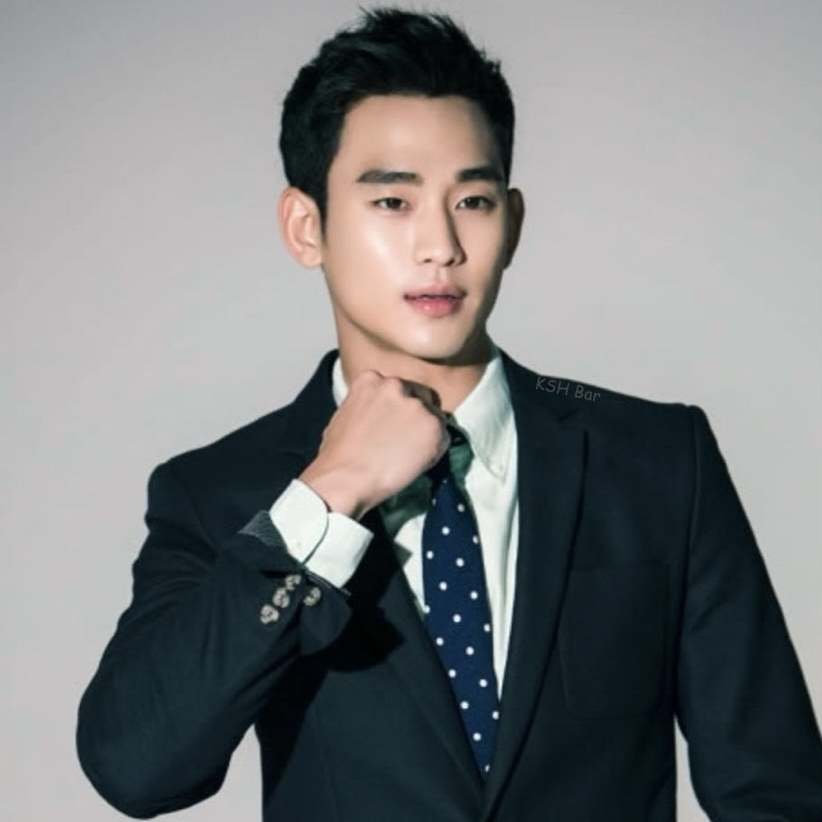 김수현의 최신 사진