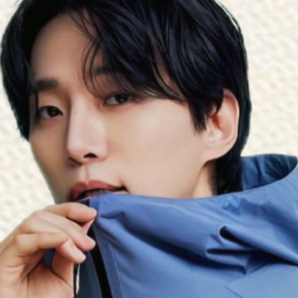 Recent activity shot of Lee Junho