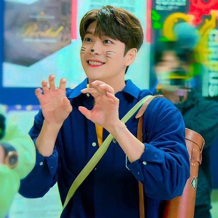 A moment captured by a fan of Kang Taeoh