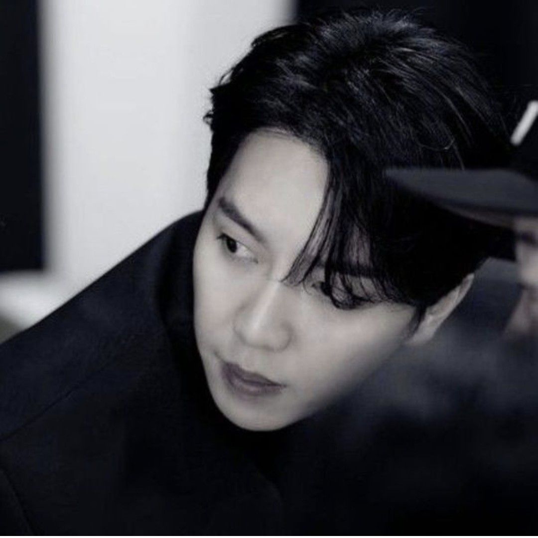 Recent activity shot of Lee Seunggi