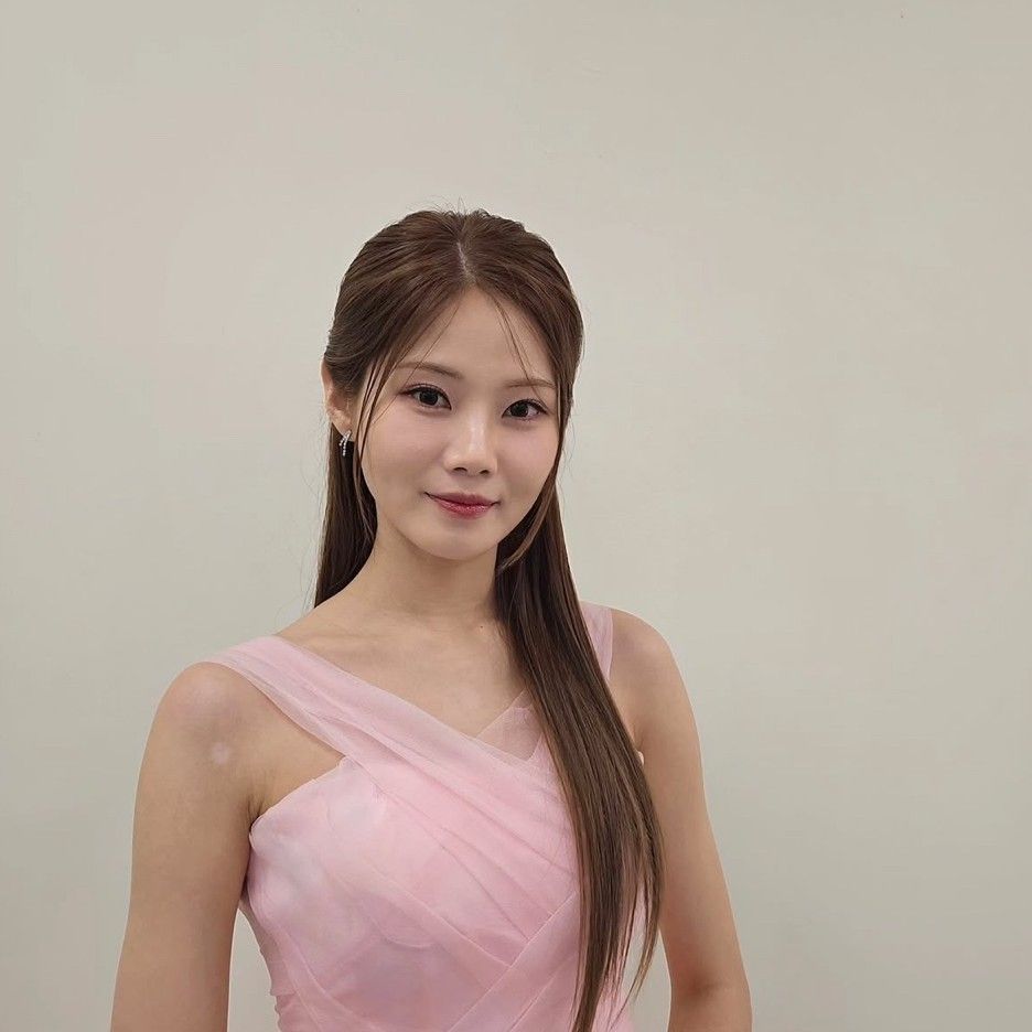 Behind-the-scenes cut of Bae Ahyeon