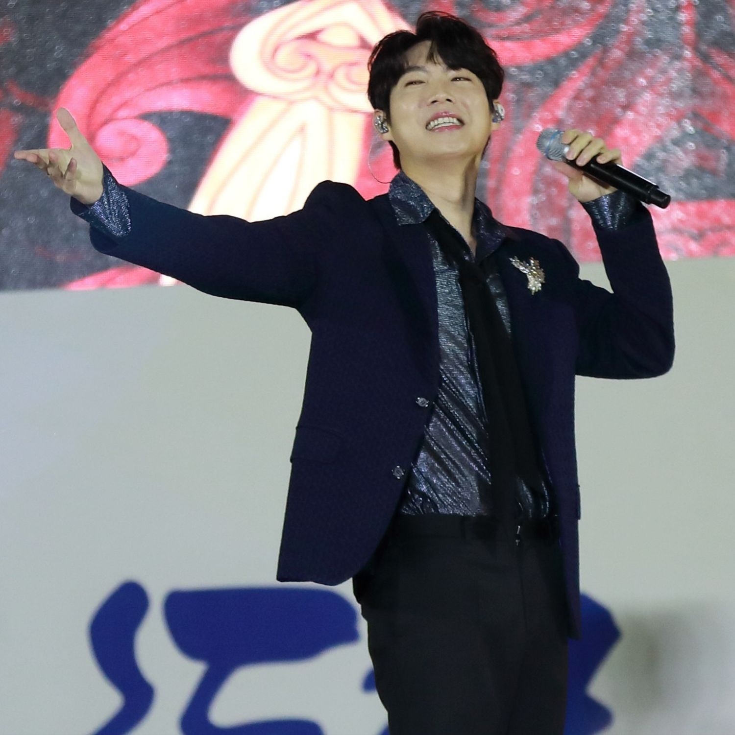 Behind-the-scenes cut of Son Taejin