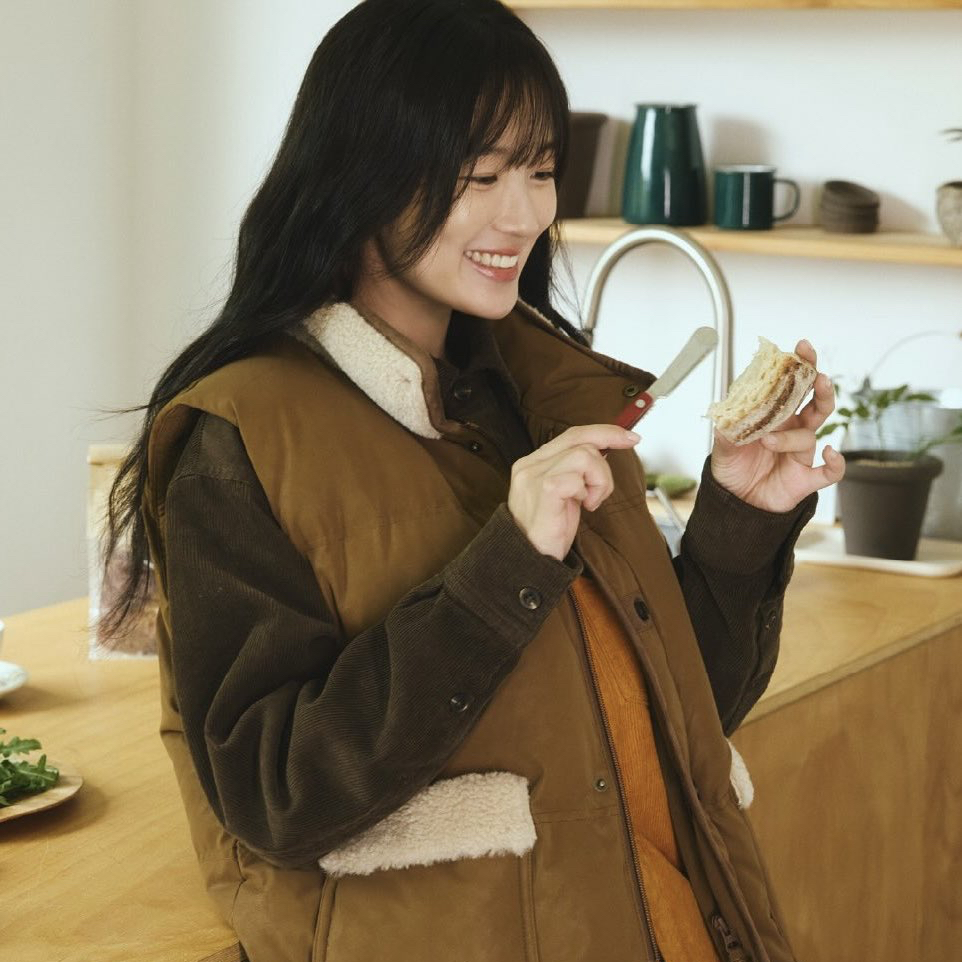 Behind-the-scenes cut of Kim Hyeyoon