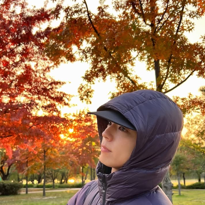 A moment captured by a fan of Park Bogum