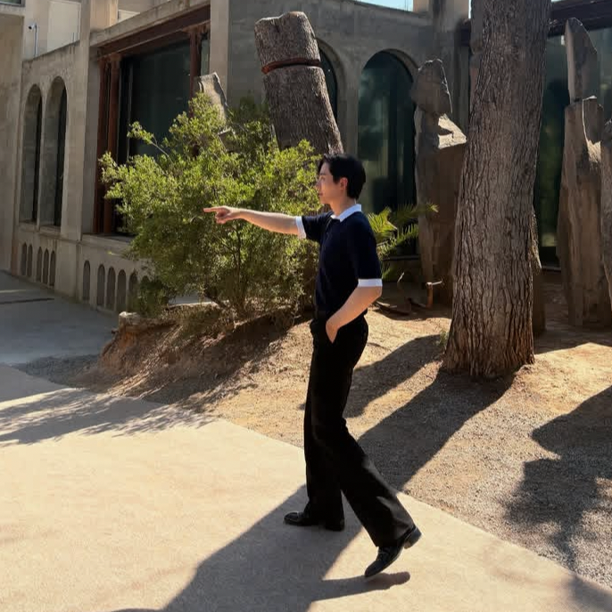 Behind-the-scenes cut of Lee Junho