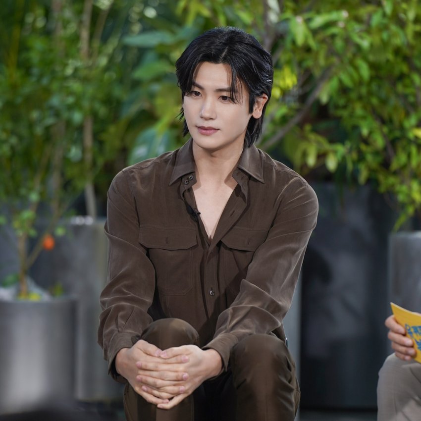 Behind-the-scenes cut of Park Hyungsik