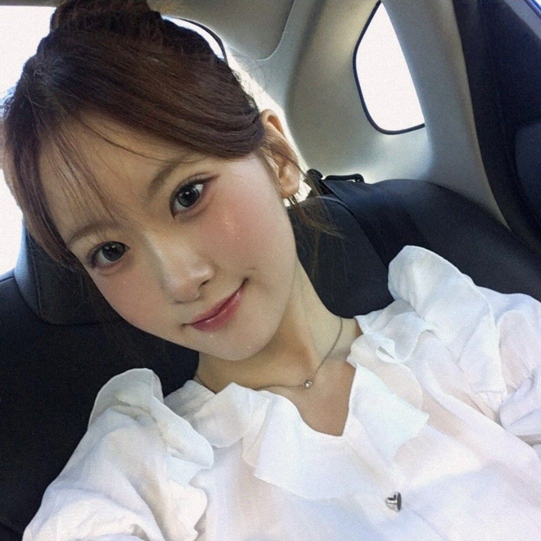 Recent activity shot of Oh Yujin