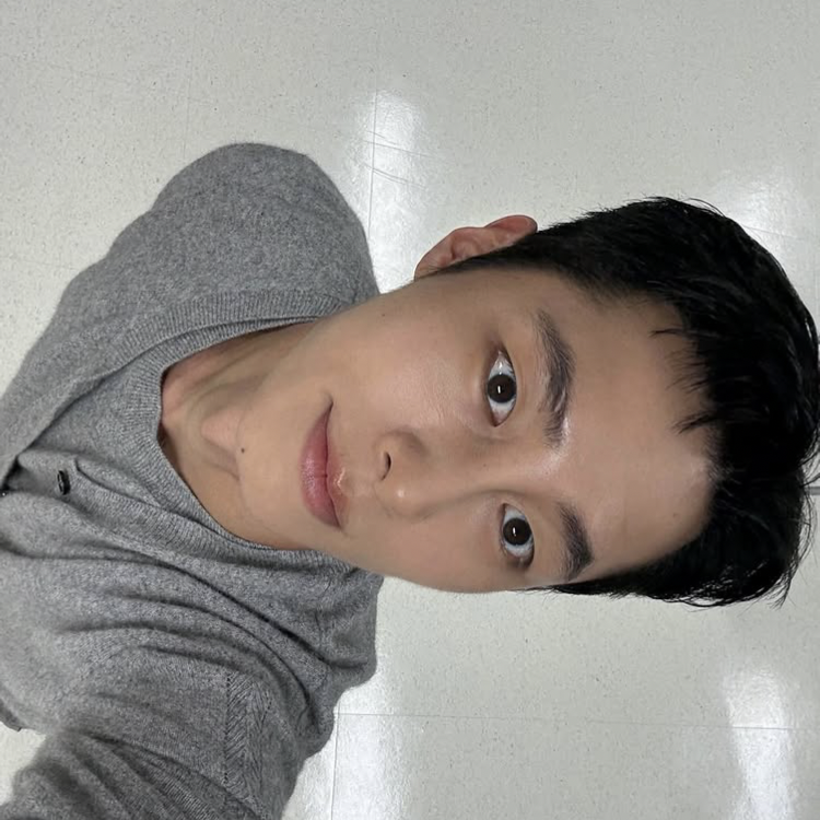 Recent activity shot of Lee Jaewook