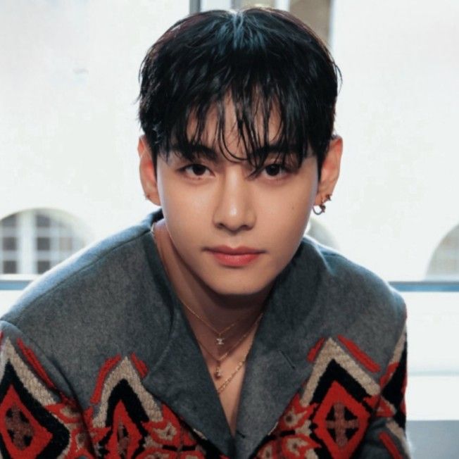 Recent activity shot of Kim Taehyung (V)