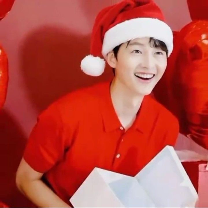 Foto terbaru dari Song Joongki