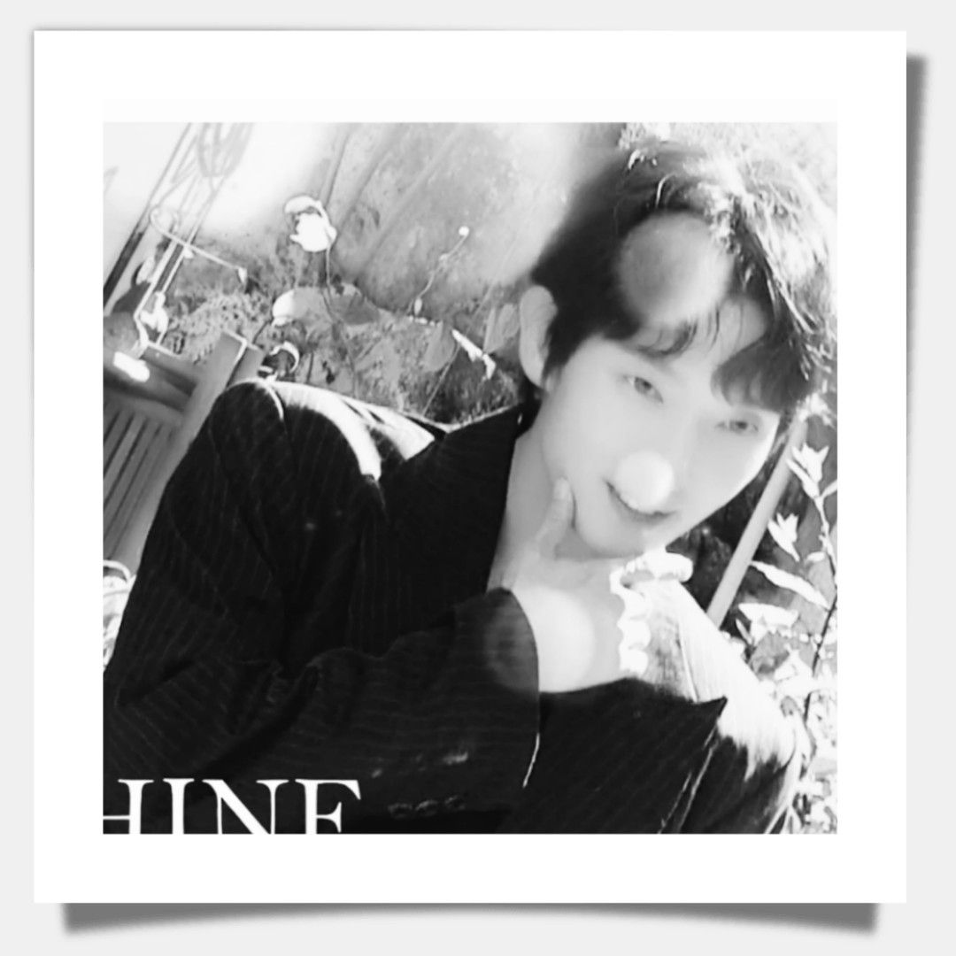 A moment captured by a fan of Lee Joongi