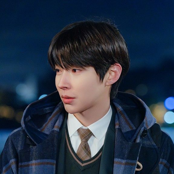 Recent activity shot of Hwang Inyoup