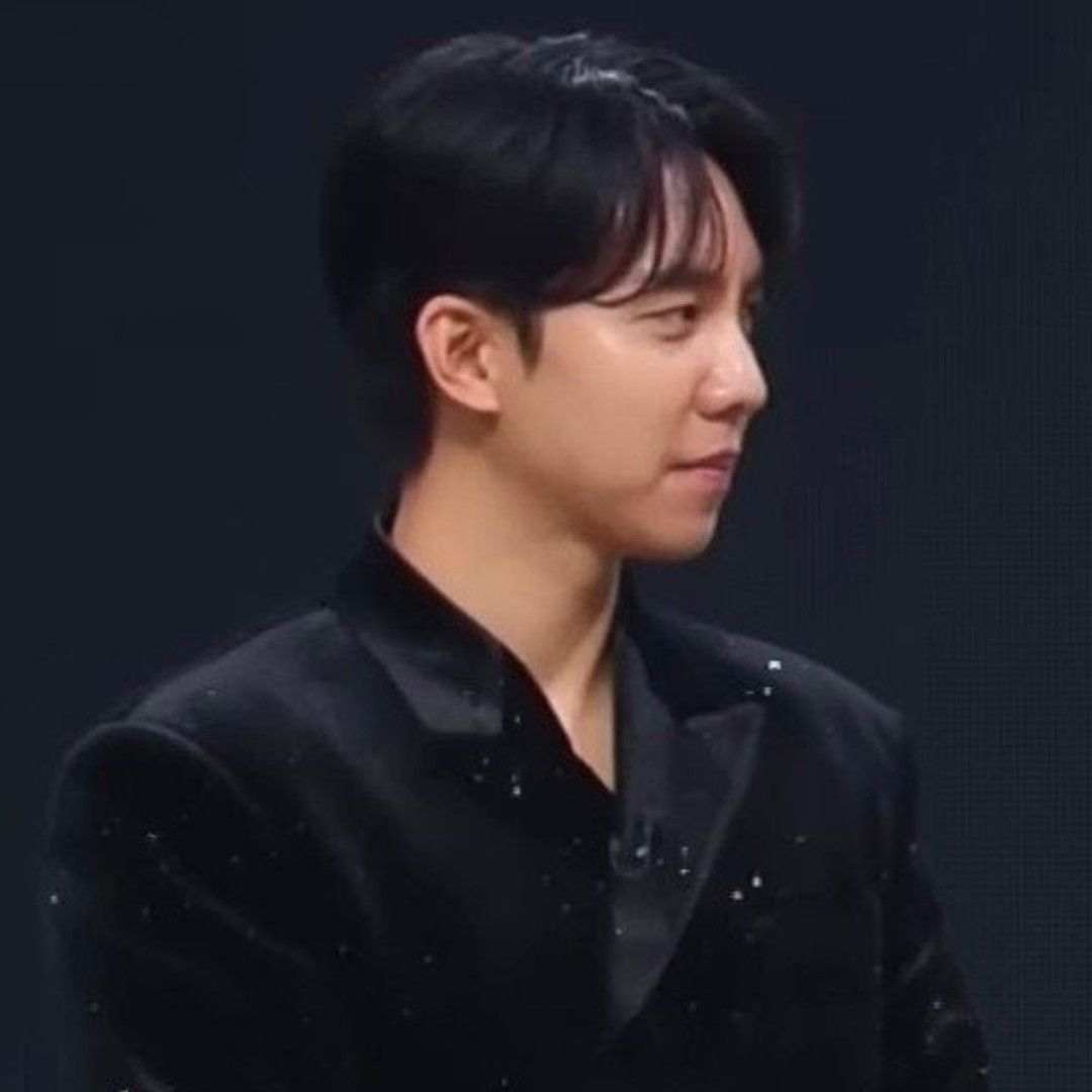 A moment captured by a fan of Lee Seunggi