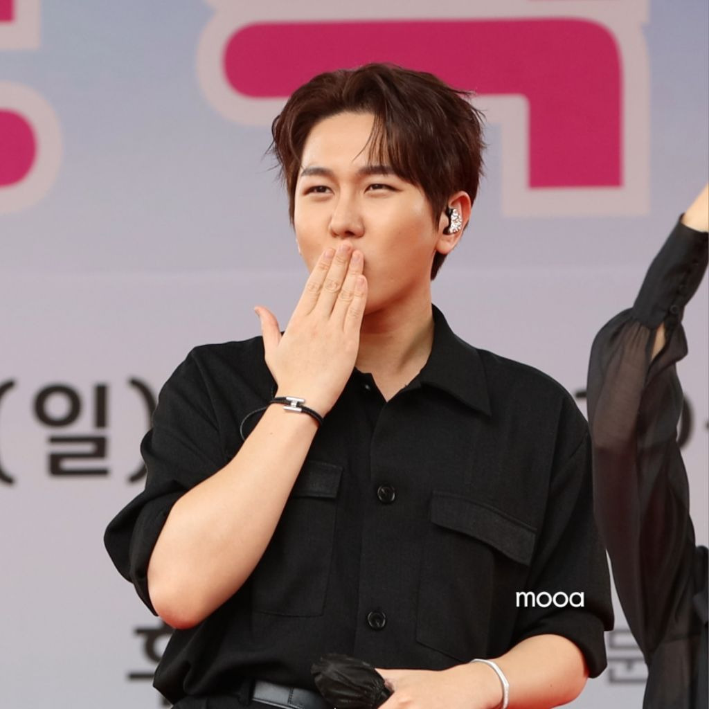 A moment captured by a fan of Kim Soochan