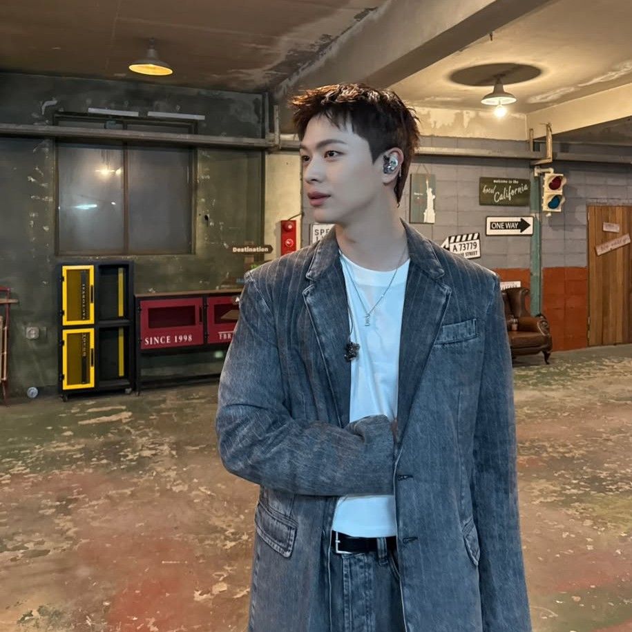 Latest photo of Yook Sungjae