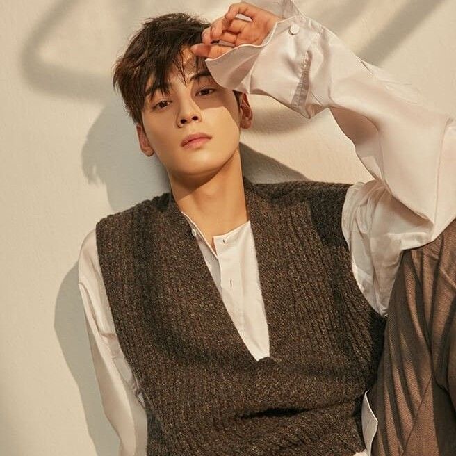 Latest photo of Cha Eunwoo