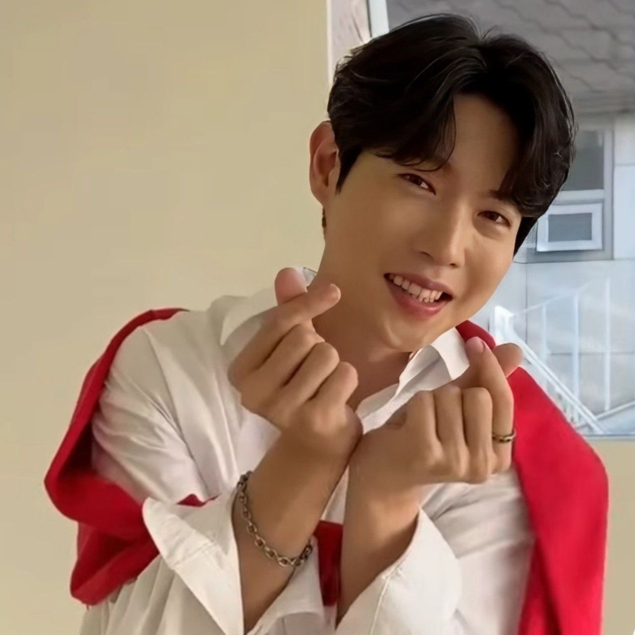 A moment captured by a fan of Son Taejin