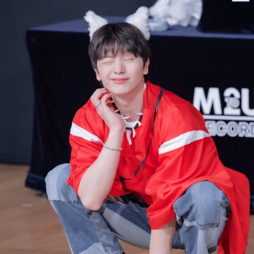 Latest photo of Yook Sungjae