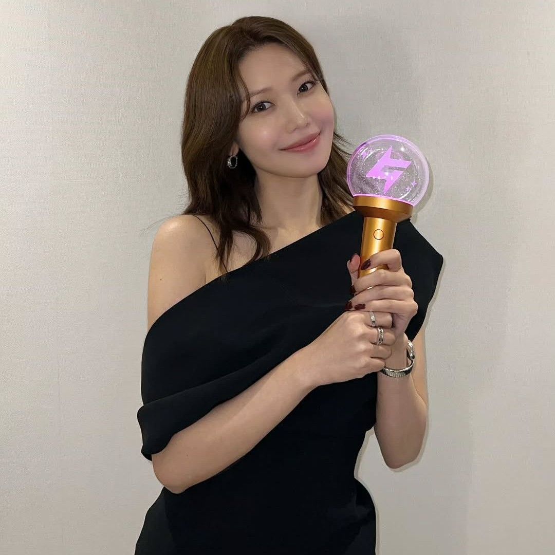 Behind-the-scenes cut of Sooyoung