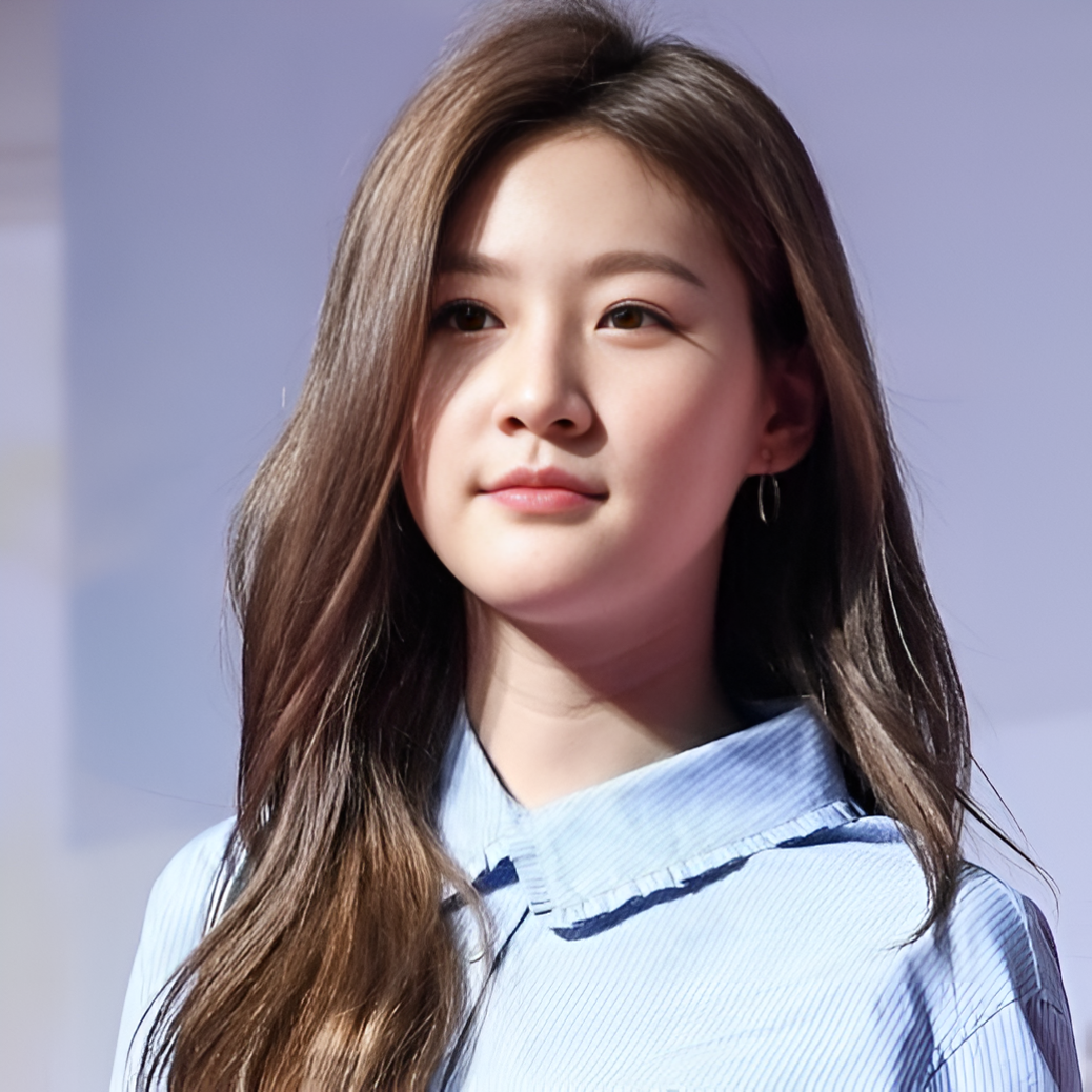 Recent activity shot of Kim Saeron