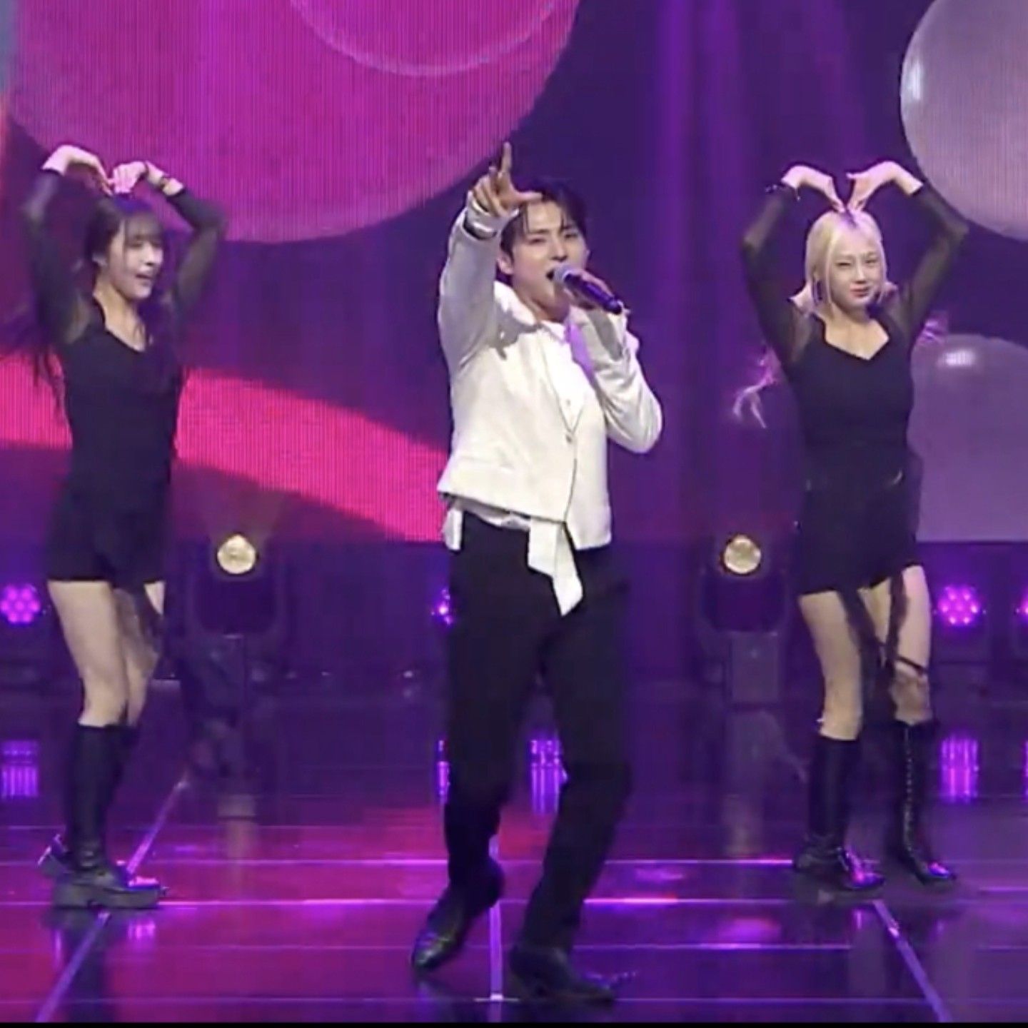 Behind-the-scenes cut of Seong Ri