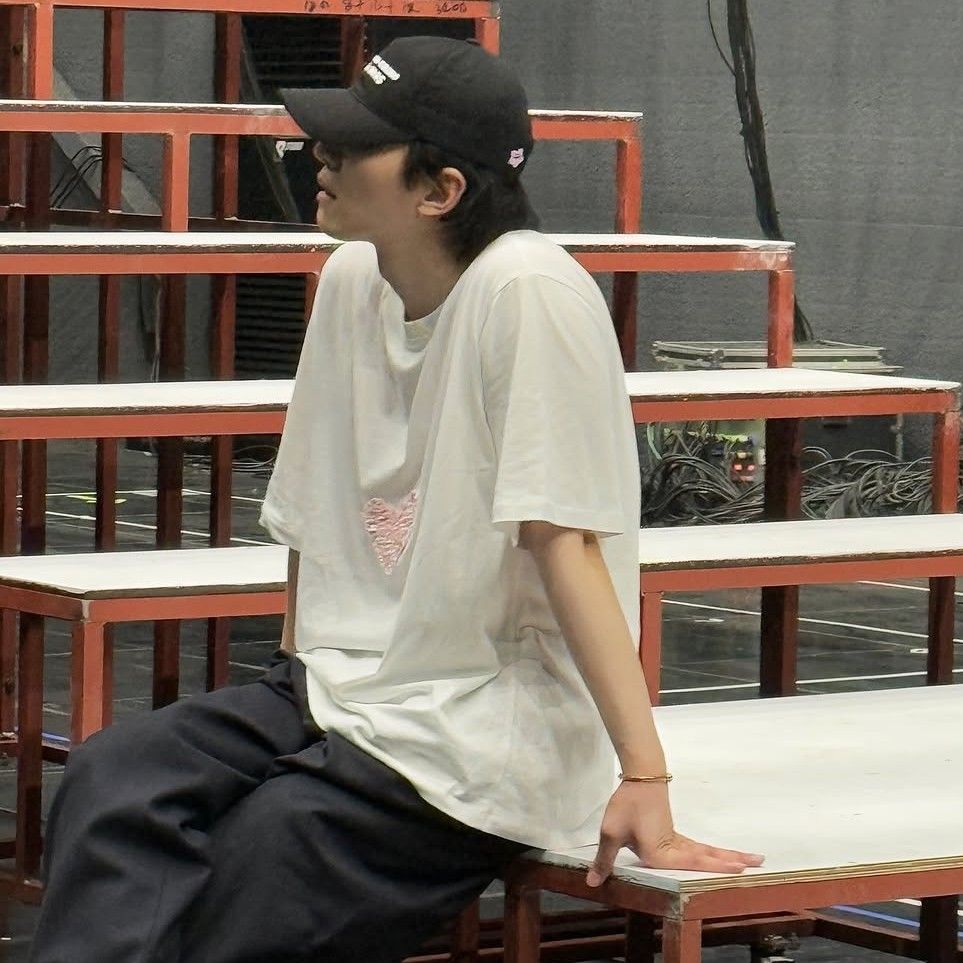Behind-the-scenes cut of Lee Junho