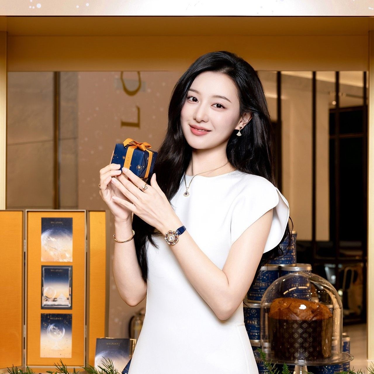 Behind-the-scenes cut of Kim Jiwon