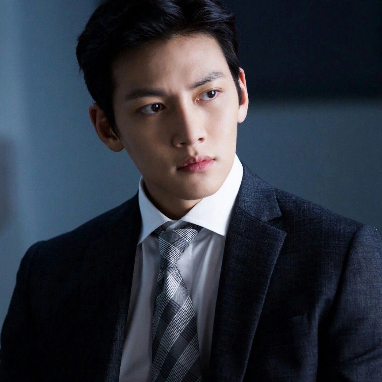 チ・チャンウクのビハインドカット