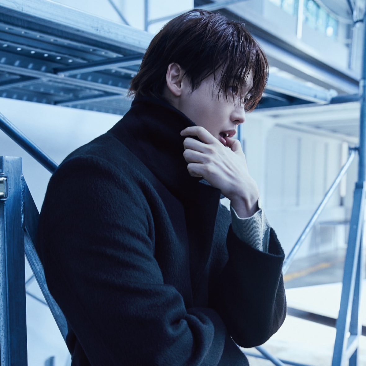 Recent activity shot of Lee Jongsuk