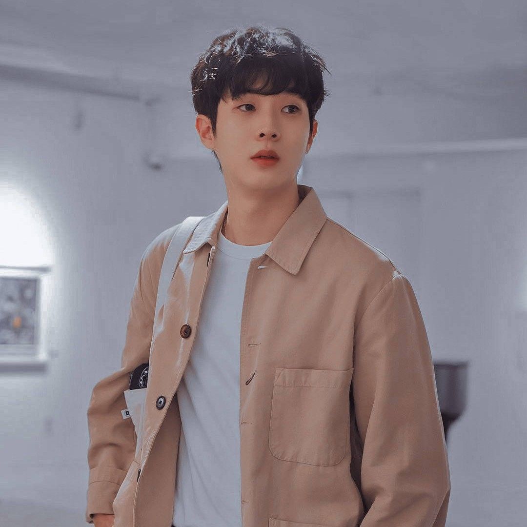 A moment captured by a fan of Choi Wooshik