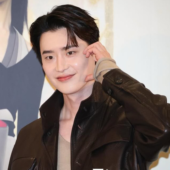 Latest photo of Lee Jongsuk