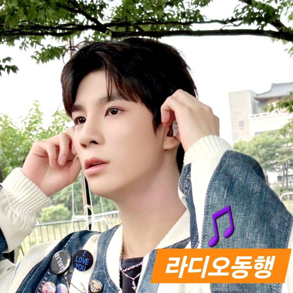 A moment captured by a fan of Jeong Dongwon