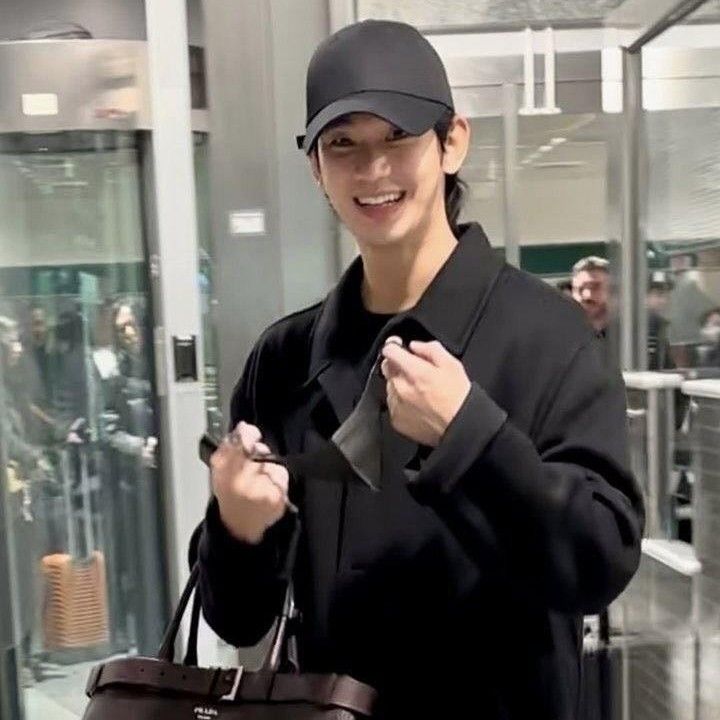 Foto terbaru dari Kim Soohyun