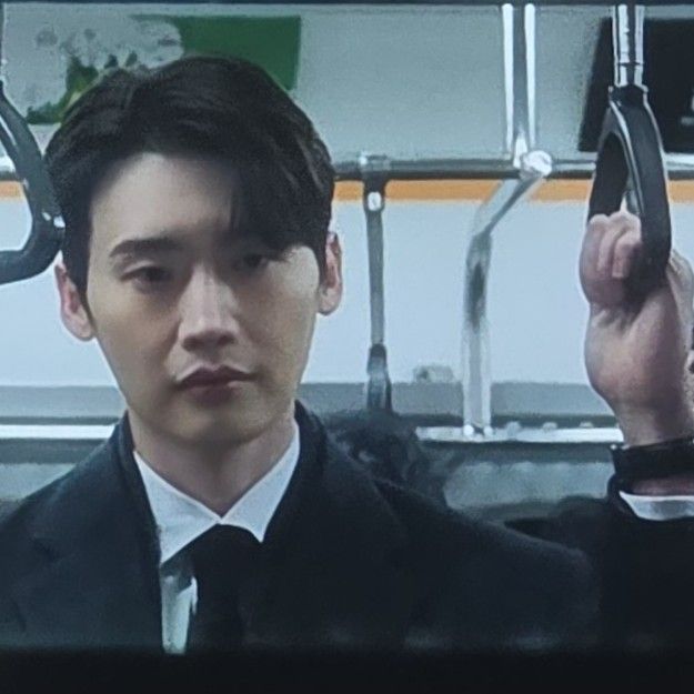 Latest photo of Lee Jongsuk