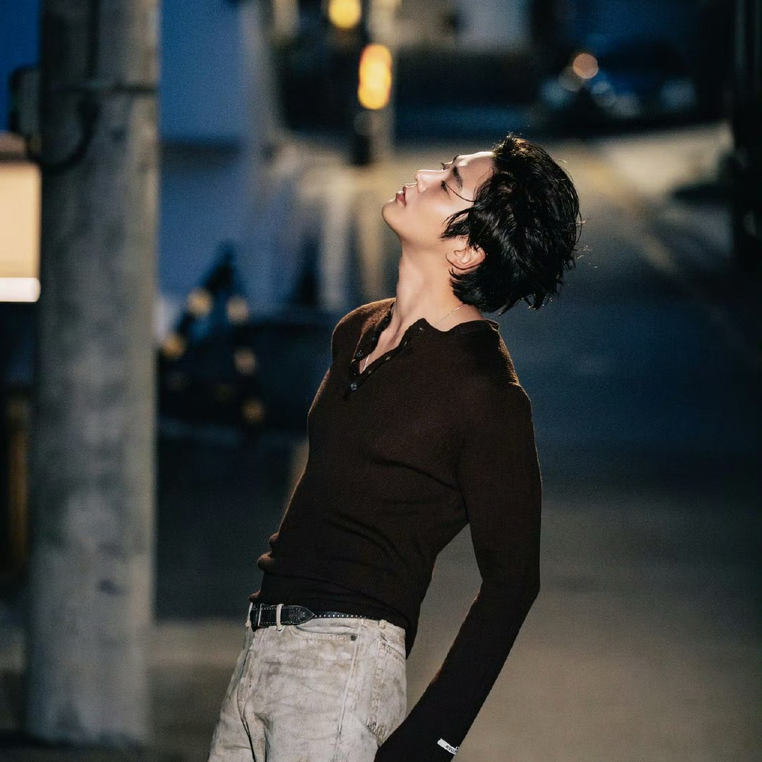 A moment captured by a fan of Rowoon