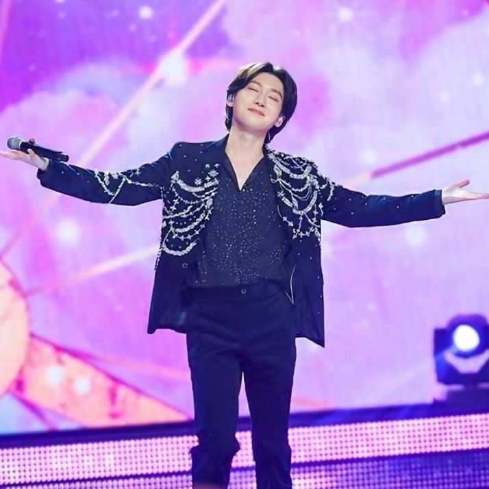 A moment captured by a fan of Kim Yongbin