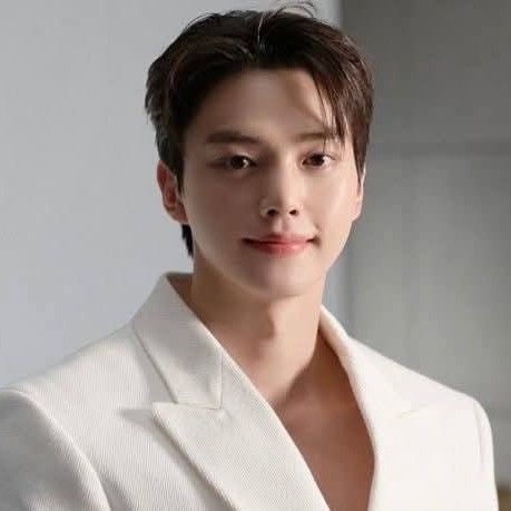 Behind-the-scenes cut of Song Kang