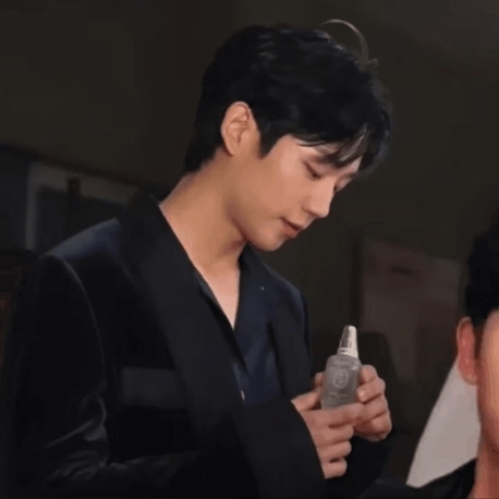 Behind-the-scenes cut of Jung Haein