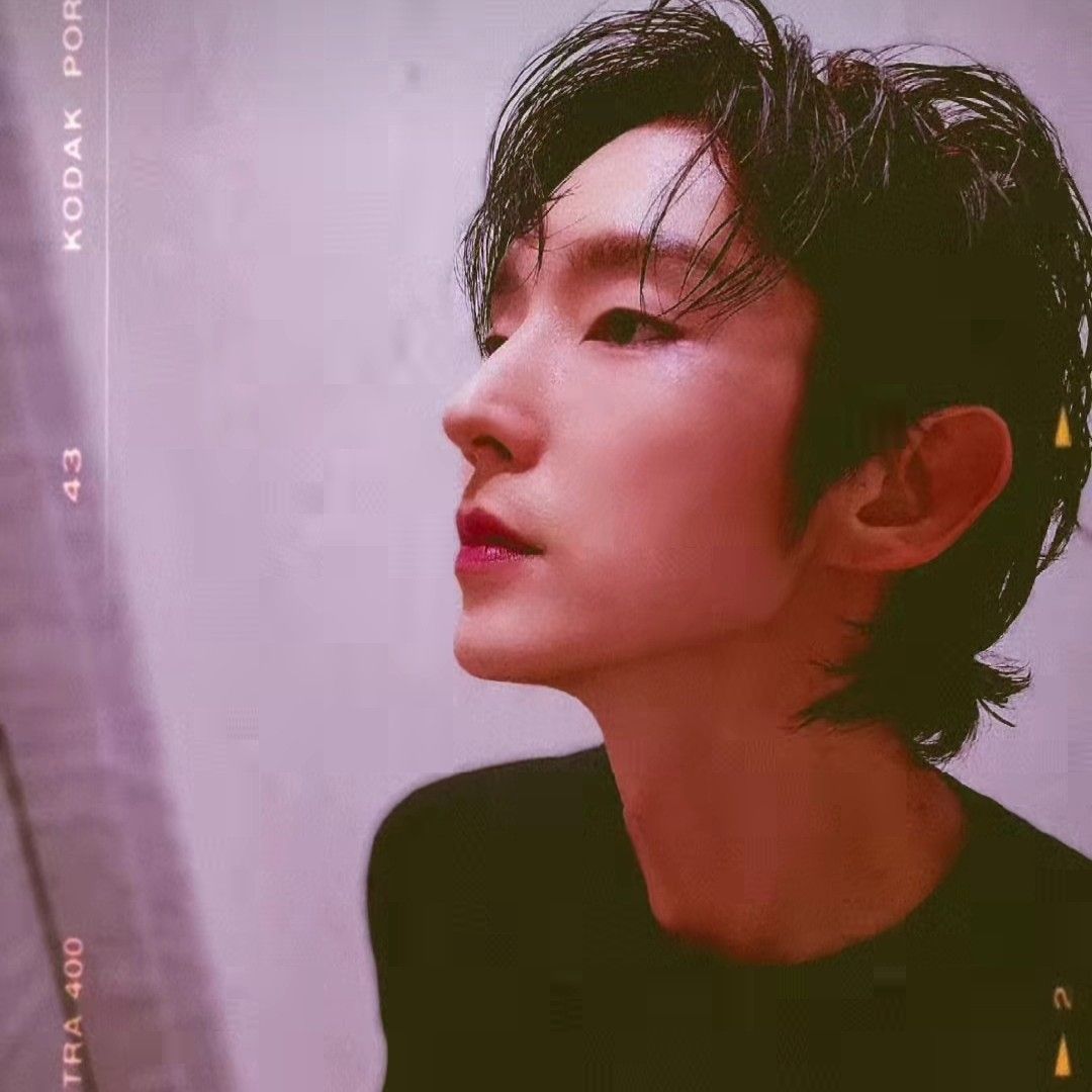 A moment captured by a fan of Lee Joongi