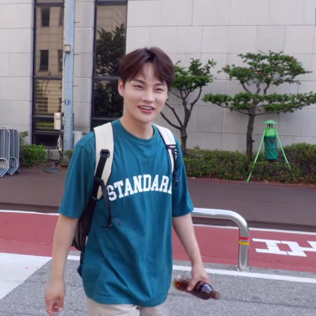A moment captured by a fan of Park Seojin