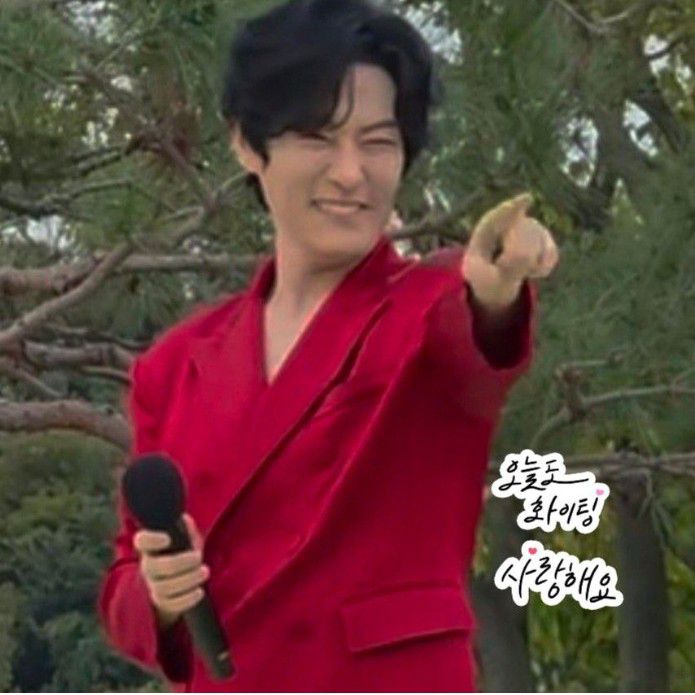 A moment captured by a fan of Kang Moonkyung